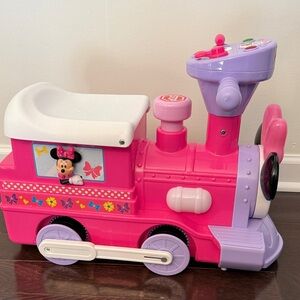 Adorable Motorized Disney Minnie Mouse Pink Ride-On Train for Kids!